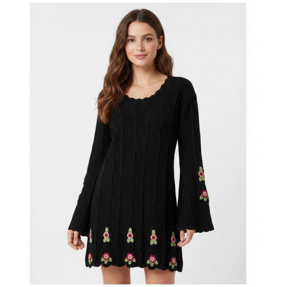Vintage Carducci Wool Blend Black Floral Embroidered Bell Sleeve Sweater Dress M
